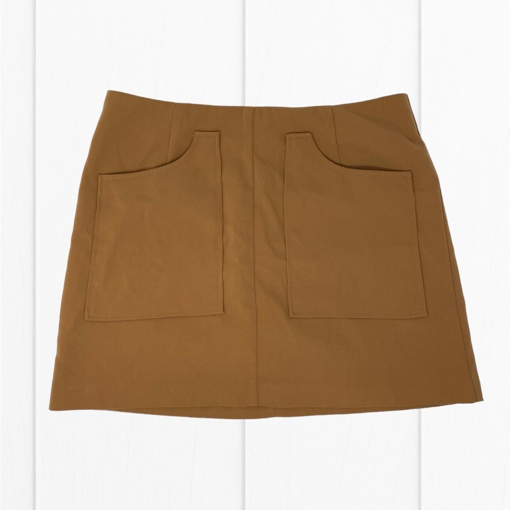 Forever 21 Tan Mini Skirt with Pockets and 1/4 Zipper, Women’s Medium